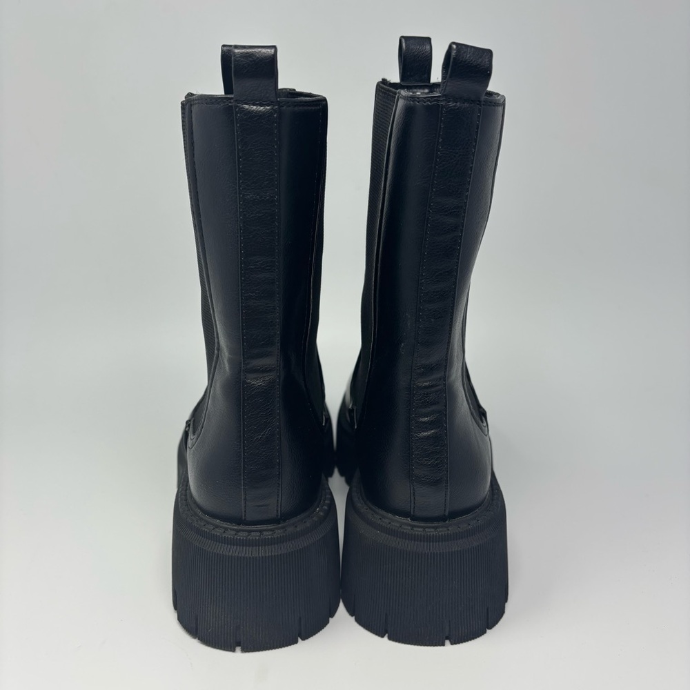 DV by Dolce Vita Chelsea Boots 7 - Picture 4 of 7
